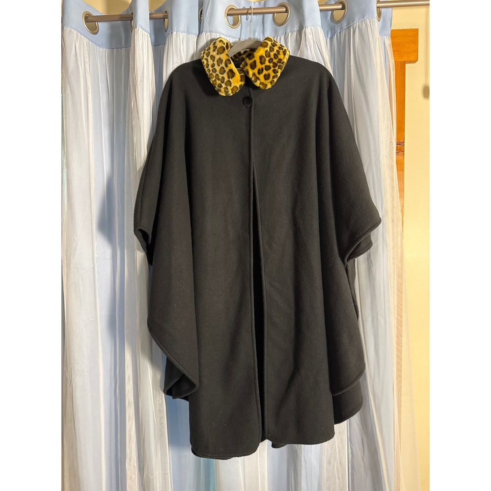 Signature Studio Cape Women Fleece Leopard Faux Fur Collar Black EUC